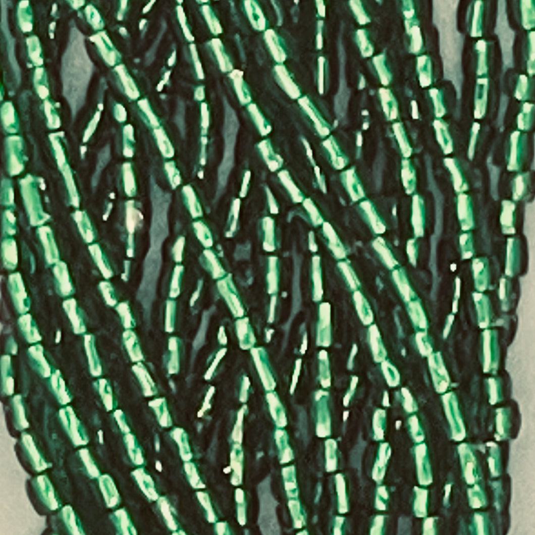 9/0 3 Cut 485 Dk. Kelly Green Silverline
